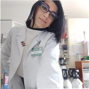 Offro lezioni private a bambini e ragazzi di scuole medie e superiori per aiutarli nella comprensione della chimica.